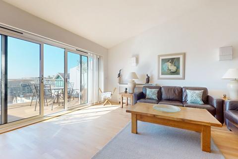 2 bedroom apartment for sale, North Quay, Discovery Wharf, PL4