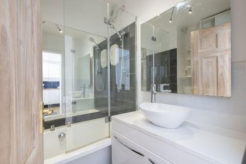 1 bedroom apartment to rent, Cambridge Road, London SW20