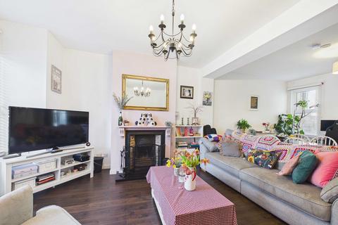 undefined, North Avenue, Southend-on-sea, SS2