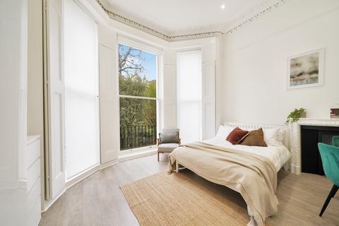 Studio to rent,  Pembridge Square, London W2