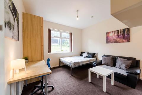 undefined, Gildabrook Road, Salford M30