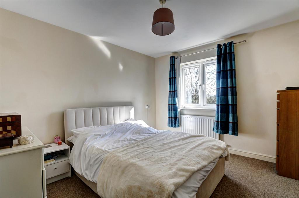 Bedroom 1.jpg