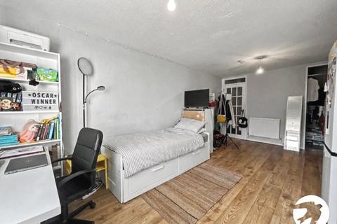1 bedroom flat for sale, Staines Walk, Sidcup, Kent, DA14