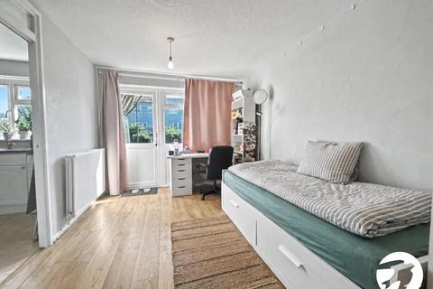 1 bedroom flat for sale, Staines Walk, Sidcup, Kent, DA14