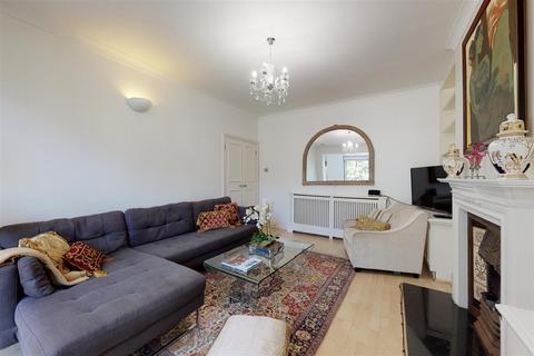 2 bedroom flat for sale, Abbey Road, St Johns Wood, London, NW8