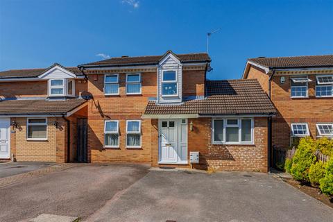 4 bedroom detached house for sale, Glendevon Close, Edgware
