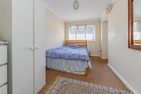 4 bedroom detached house for sale, Glendevon Close, Edgware