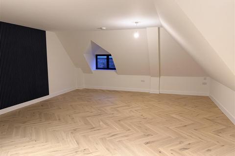 undefined, Somerset Rd, Ealing, London, W13
