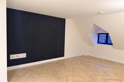 undefined, Somerset Rd, Ealing, London, W13