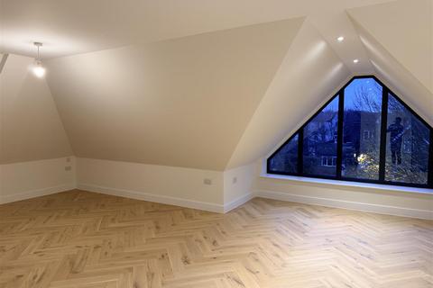 undefined, Somerset Rd, Ealing, London, W13
