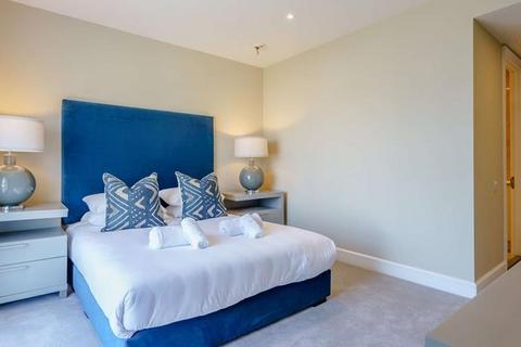 2 bedroom apartment to rent, Westferry Circus, London