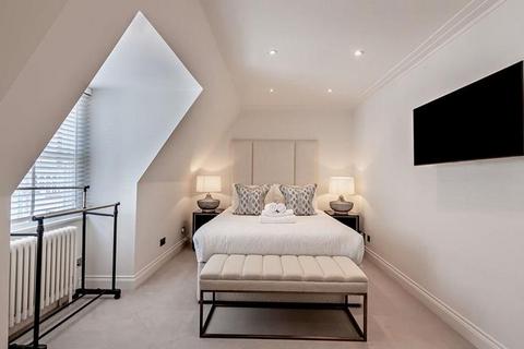 undefined, Grosvenor Hill, London