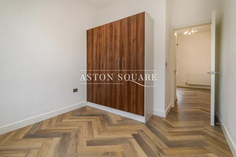 2 bedroom flat to rent, Brent Street, London NW4