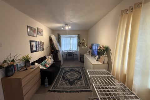 1 bedroom flat to rent, Conifer Way, Wembley, HA0