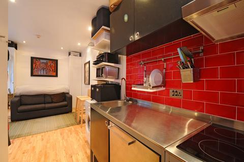 Studio to rent, Belsize Park, London, NW3