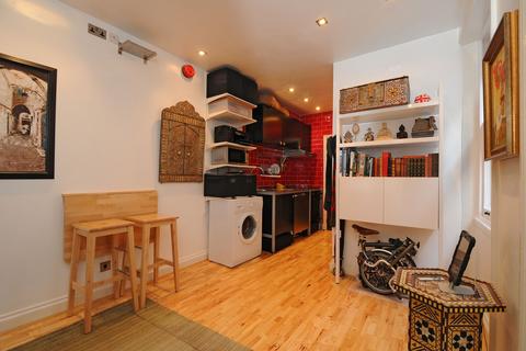 Studio to rent, Belsize Park, London, NW3