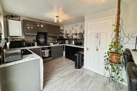 undefined, Stainton Close, Bradford BD6
