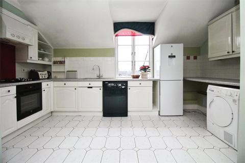 undefined, Royal Gate, Hampshire PO4