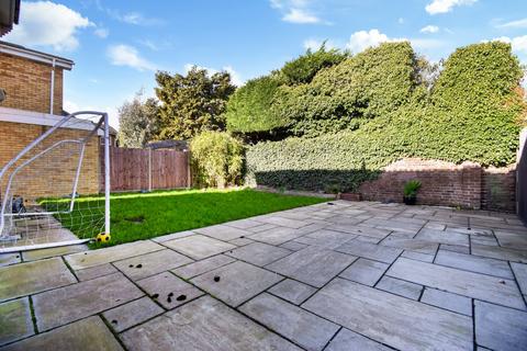 undefined, Long Drive, Burnham, Buckinghamshire, SL1