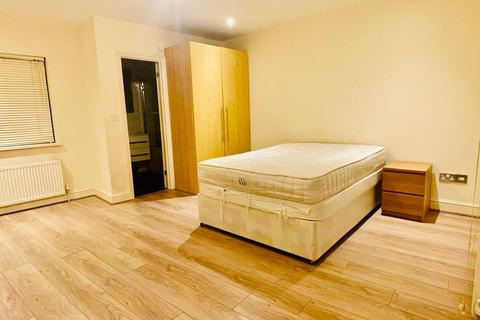 Studio to rent - Palmerston Road, London E17