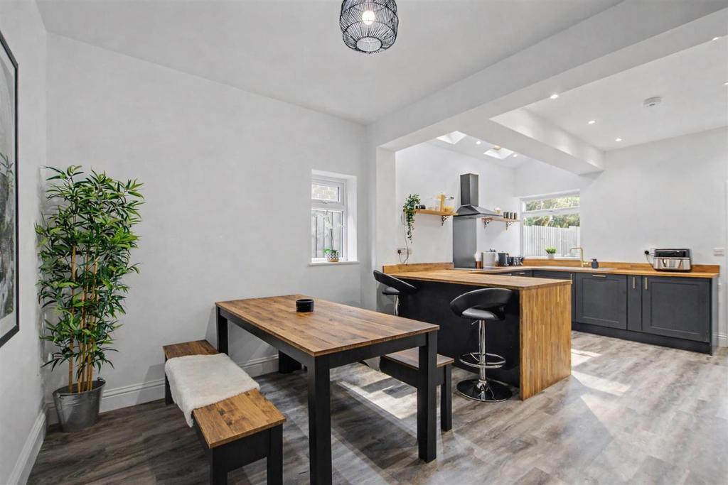 Breedon open plan kitchen.png