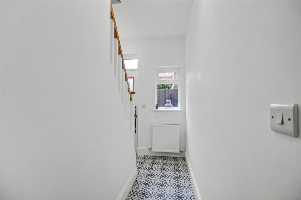 Entrance Hall 1.jpeg