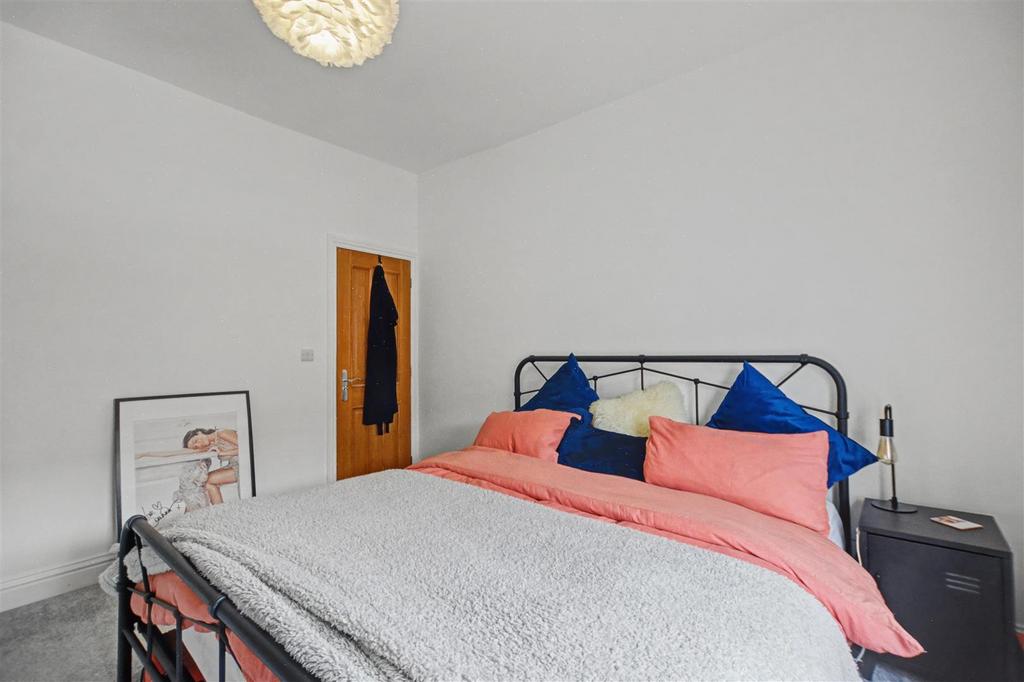 Bedroom 1 2.jpeg