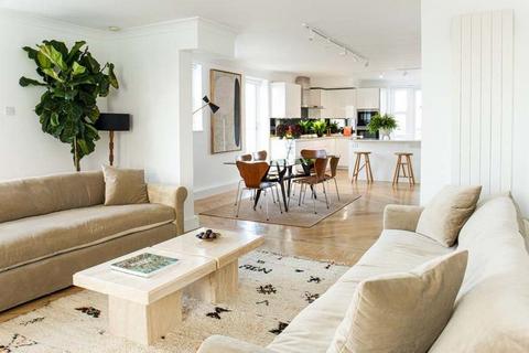 1 bedroom apartment to rent, Europa House