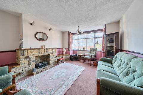 2 bedroom bungalow for sale, Herlwyn Avenue, Ruislip