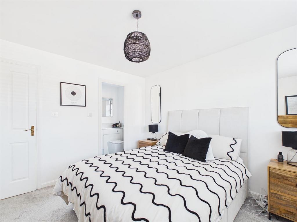 Bed 1 2.jpg