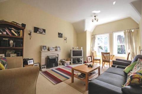 2 bedroom flat to rent, Manor Road, Bournemouth BH1