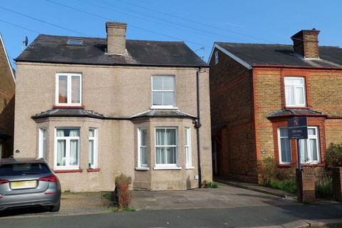 Lower Court, Epsom KT19