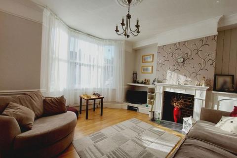 3 bedroom semi-detached house for sale, Lower Court, Epsom KT19