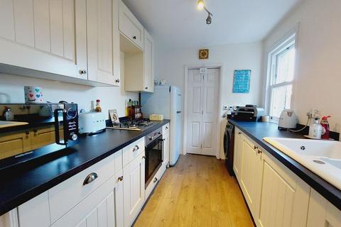 3 bedroom semi-detached house for sale, Lower Court, Epsom KT19