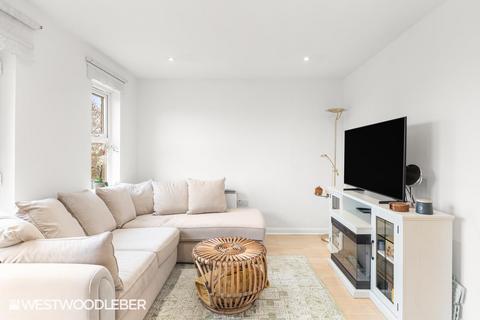 2 bedroom apartment for sale, Park Lane, Broxbourne EN10