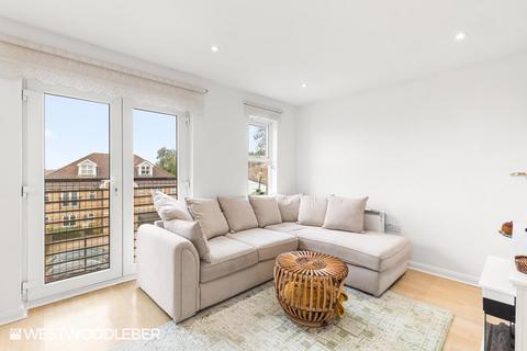 2 bedroom apartment for sale, Park Lane, Broxbourne EN10