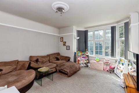 4 bedroom flat for sale, Vale Road, BOURNEMOUTH