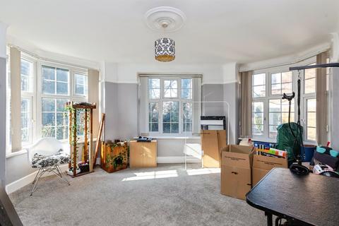 4 bedroom flat for sale, Vale Road, BOURNEMOUTH
