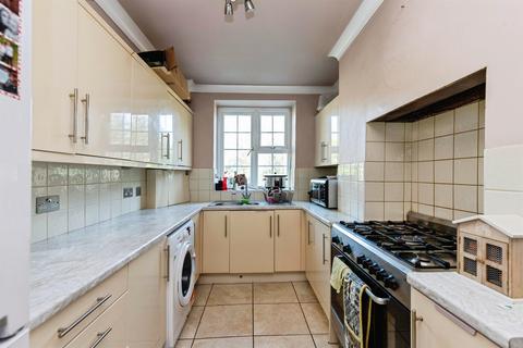 4 bedroom flat for sale, Vale Road, BOURNEMOUTH