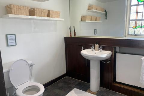 1 bedroom bedsit to rent, Clarence Avenue, London SW4