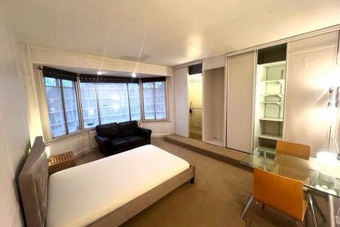 1 bedroom in a house share to rent, Clarence Avenue, London SW4