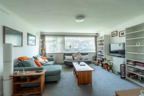 2 bedroom apartment to rent, Middlefield Gardens, Halesowen B62