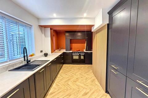 3 bedroom semi-detached house for sale, Rowan Avenue, Eastbourne