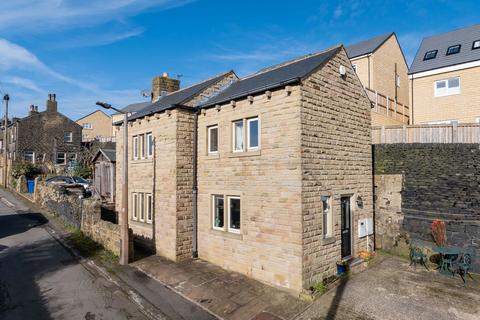 3 bedroom detached house for sale, High Bank, Thurlstone, S36