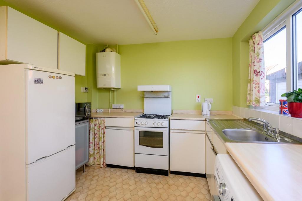 50 Ryedale Close-3.jpg