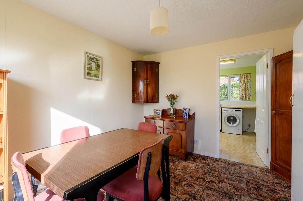 50 Ryedale Close-6.jpg