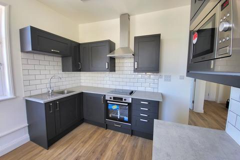 2 bedroom flat to rent, Clarence Road, PO32