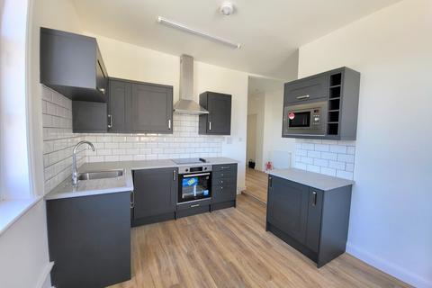 2 bedroom flat to rent, Clarence Road, PO32