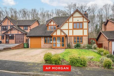4 bedroom detached house for sale, Claverdon Close, Hunt End, Redditch, B97