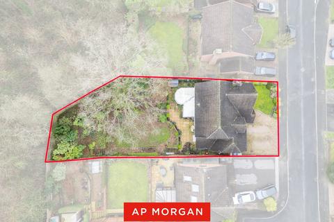 4 bedroom detached house for sale, Claverdon Close, Hunt End, Redditch, B97